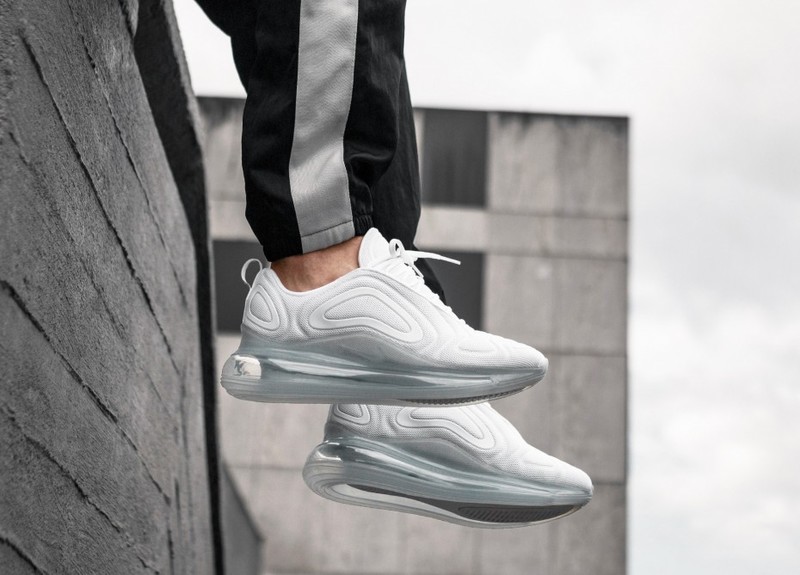 Nike air max 720 mens all white best sale